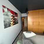 Modern & Cozy In In Perfect Location *