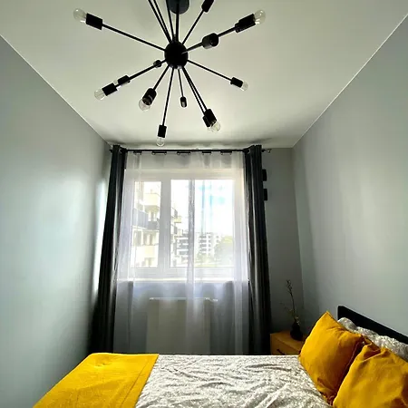 Modern & Cozy In In Perfect Location