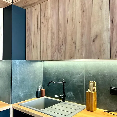 Modern & Cozy In In Perfect Location Apartmán