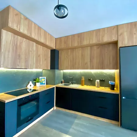 Modern & Cozy In In Perfect Location Apartmán *