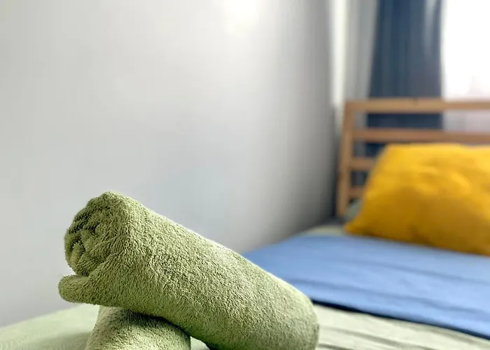 Modern & Cozy In In Perfect Location Apartment