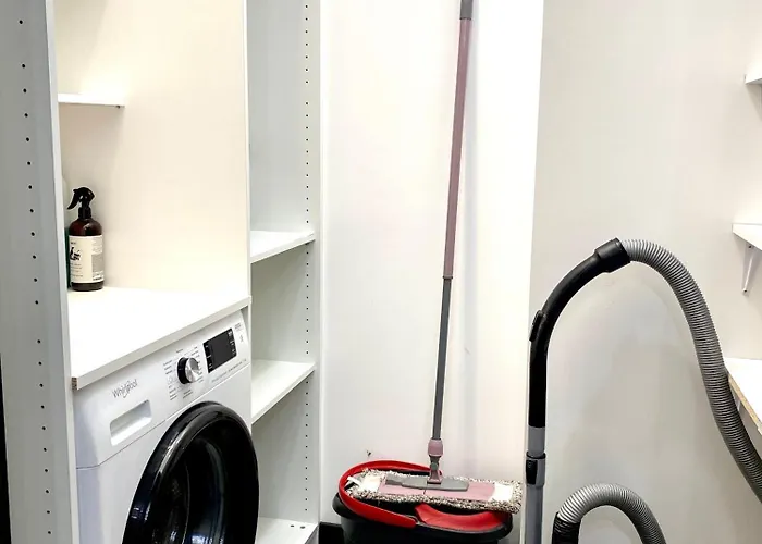 Modern & Cozy In In Perfect Location Warschau