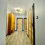 דירה Modern & Cozy In In Perfect Location ורשה