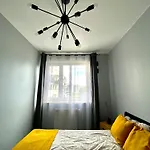 Modern & Cozy In In Perfect Location