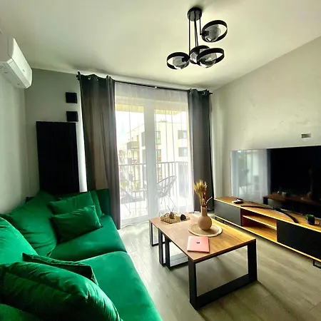 Modern & Cozy In In Perfect Location