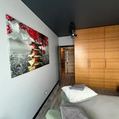 Modern & Cozy In In Perfect Location *