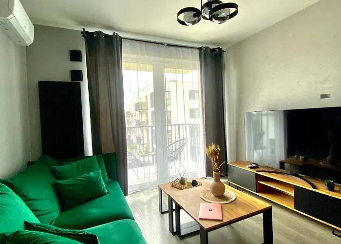 Modern & Cozy In In Perfect Location