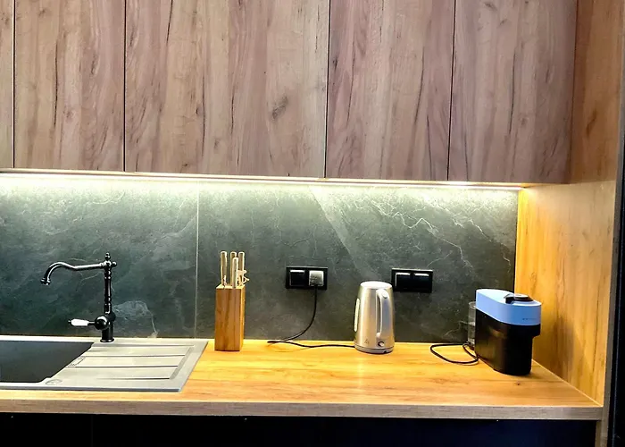 Modern & Cozy In In Perfect Location Apartmán *