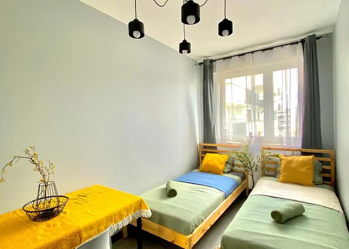 Modern & Cozy In In Perfect Location *